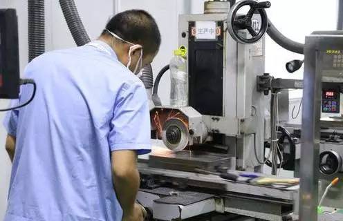 米兰体育下载链接：挤出模具的内部结构包含哪些部分